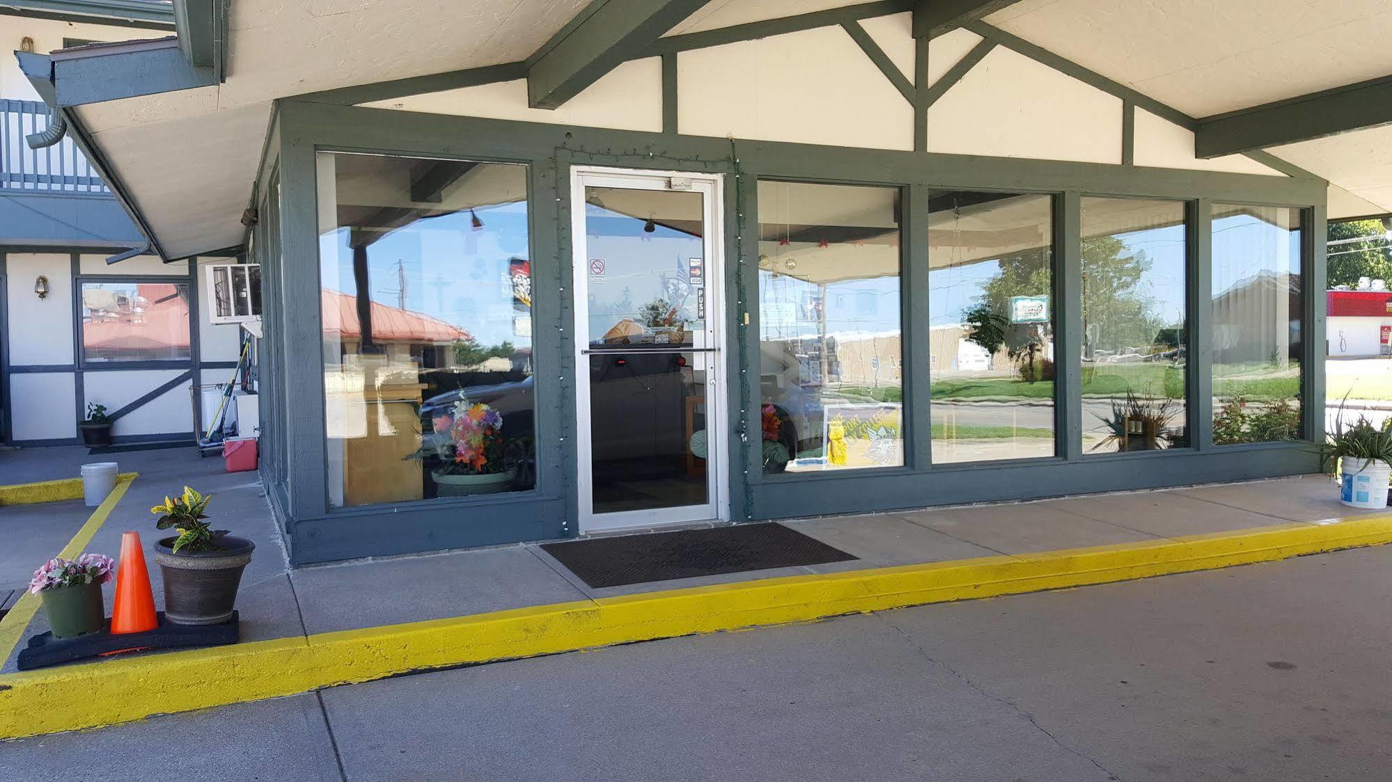 Viking Motel Lindsborg Exterior foto